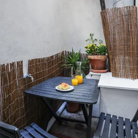 Lovely In Bairro Alto * Лиссабон