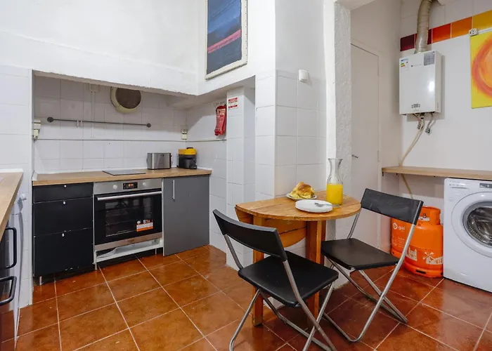 Appartamento Lovely In Bairro Alto Lisbona